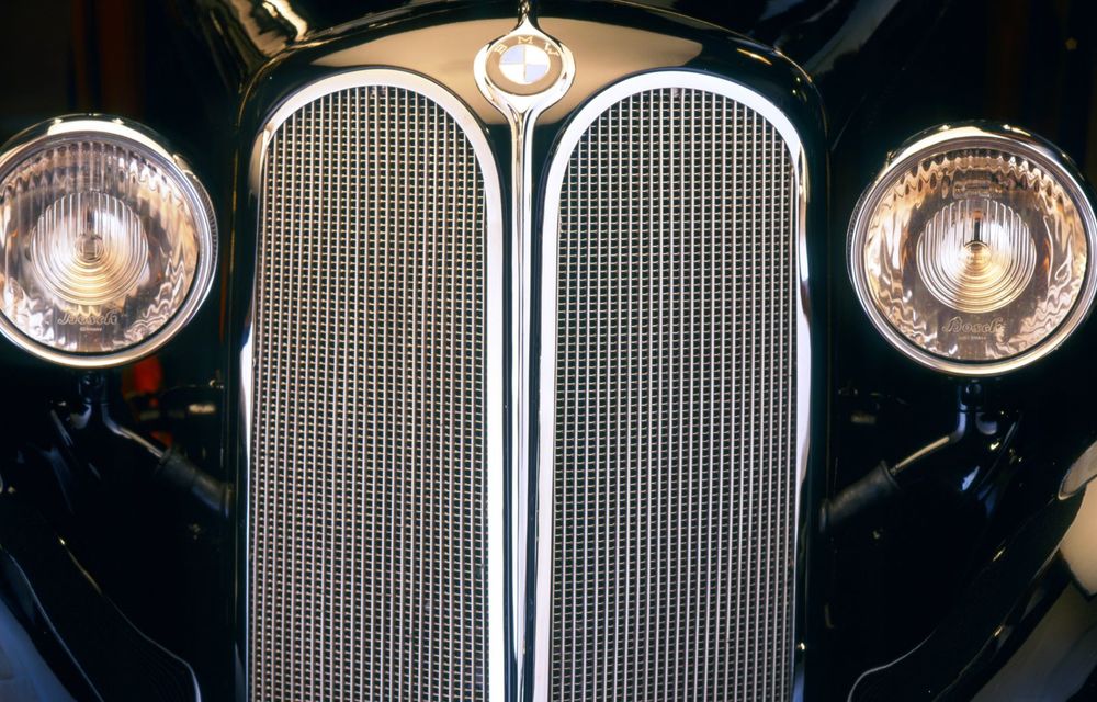 FEATURE: Cum a evoluat grila BMW din anul 1933 până în prezent - Poza 3