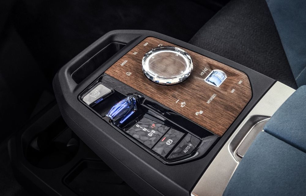 BMW lansează noua generație iDrive: ecran curbat și sistem de climatizare inteligent - Poza 10