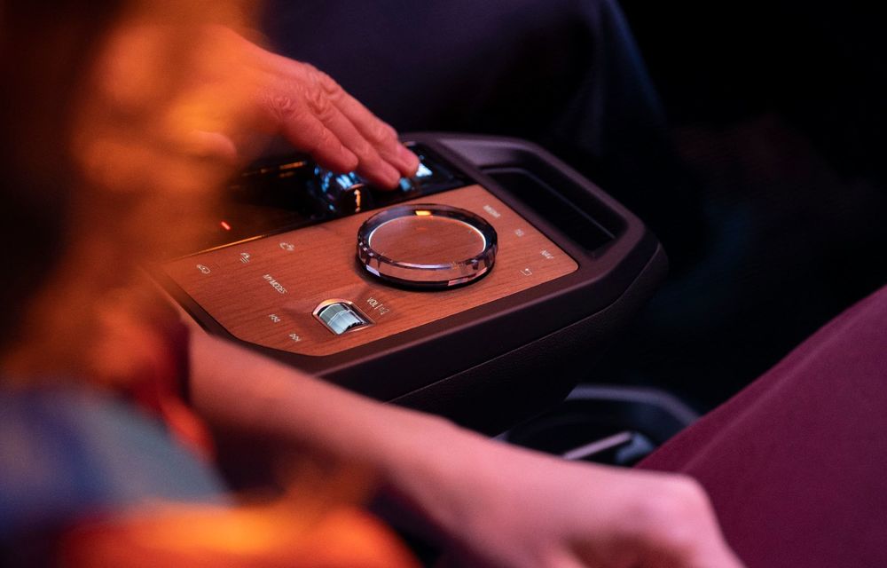 BMW lansează noua generație iDrive: ecran curbat și sistem de climatizare inteligent - Poza 13