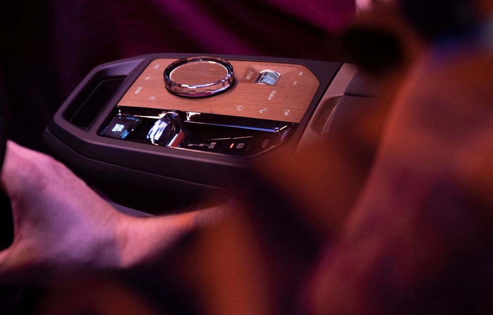 BMW lansează noua generație iDrive: ecran curbat și sistem de climatizare inteligent - Poza 14