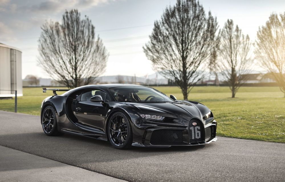 Bugatti a asamblat exemplarul Chiron cu numărul 300. Mașina aniversară este un Chiron Pur Sport - Poza 1