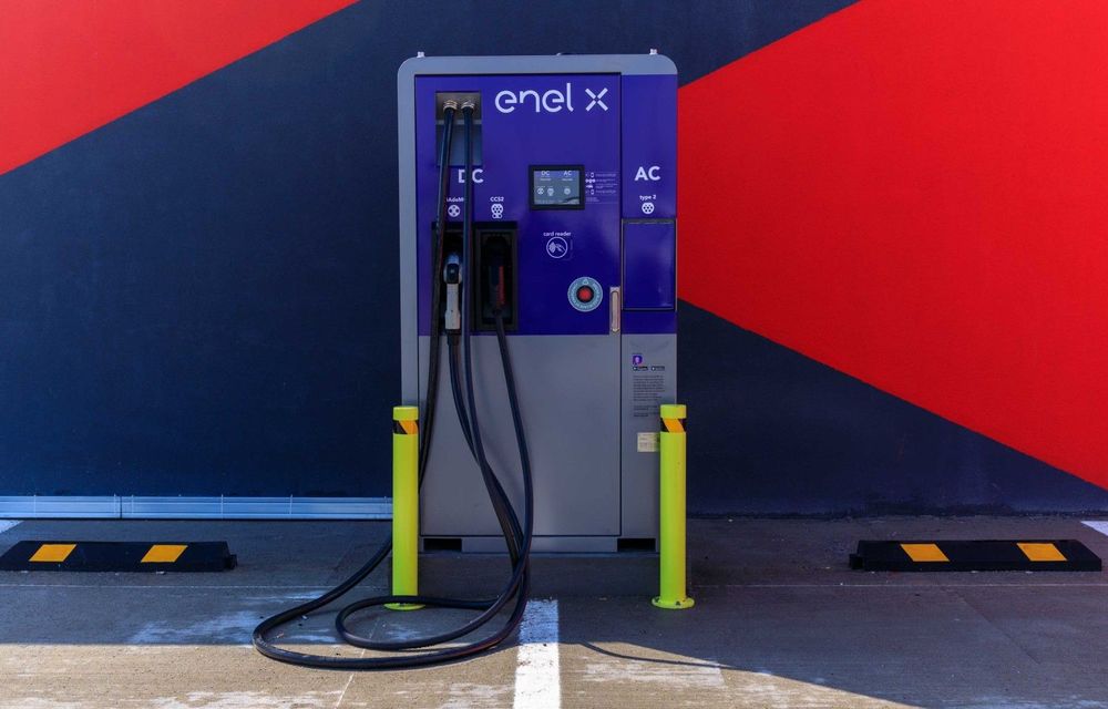 Enel X România instalează 25 de stații de încărcare pentru mașini electrice în mall-urile din 12 orașe - Poza 1