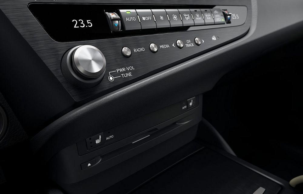 Lexus ES facelift: îmbunătățiri estetice, mai multă tehnologie și versiune nouă ES 300h F Sport - Poza 30