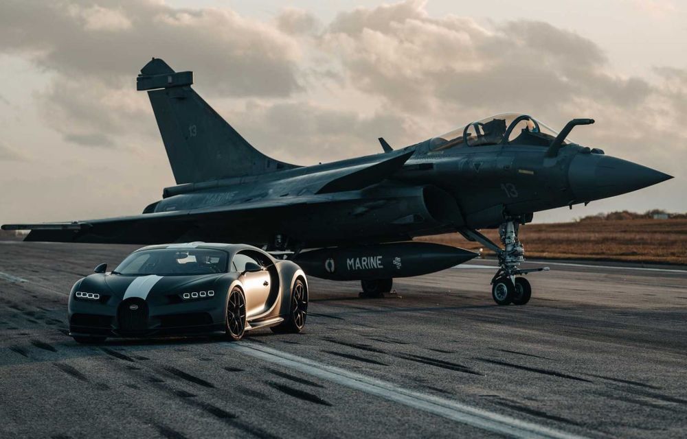 Bugatti Chiron, față în față cu un avion de luptă Rafale pentru o cursă de pus în ramă - Poza 3