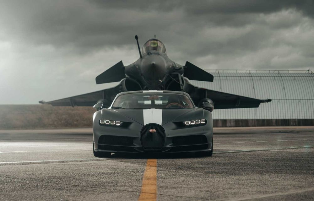 Bugatti Chiron, față în față cu un avion de luptă Rafale pentru o cursă de pus în ramă - Poza 4