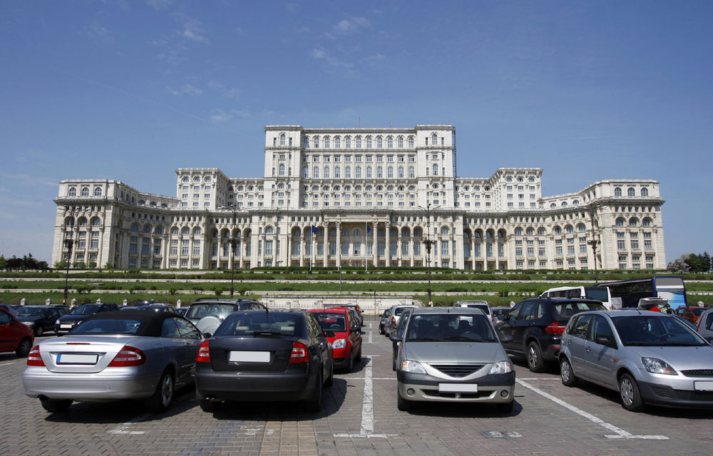 Studiu: Şoferii din Bucureşti pierd 10-20 de minute în căutarea unui loc de parcare - Poza 1
