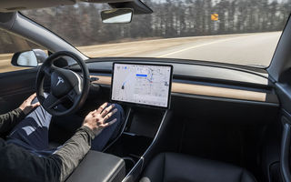 După îndelungi insistențe, Tesla anunță că va monitoriza atenția șoferului cu o cameră din interior