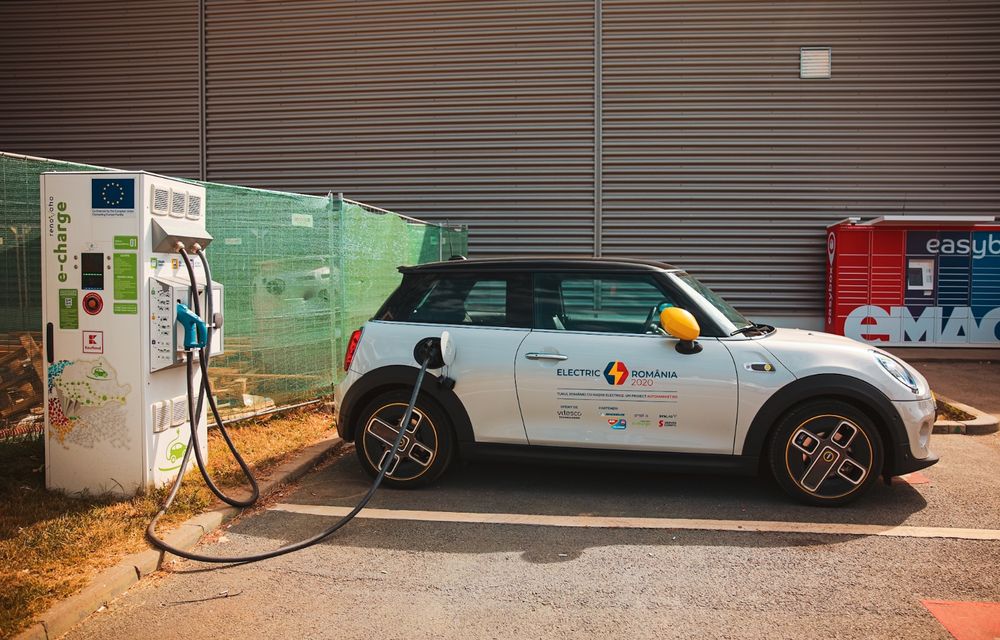 Energia bună pentru mașinile electrice din „Aventour la feminin”, asigurată de Renovatio e-charge - Poza 13