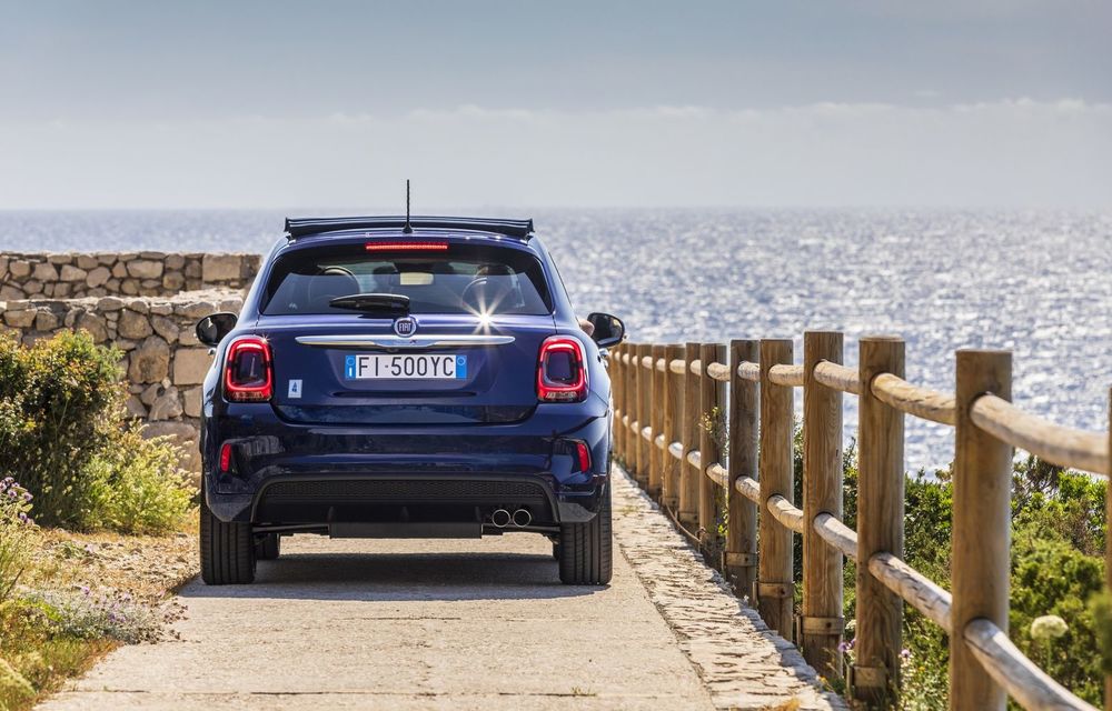 Fiat 500X Yachting: plafon soft-top retractabil și ornamente inspirate din lumea ambarcațiunilor - Poza 14