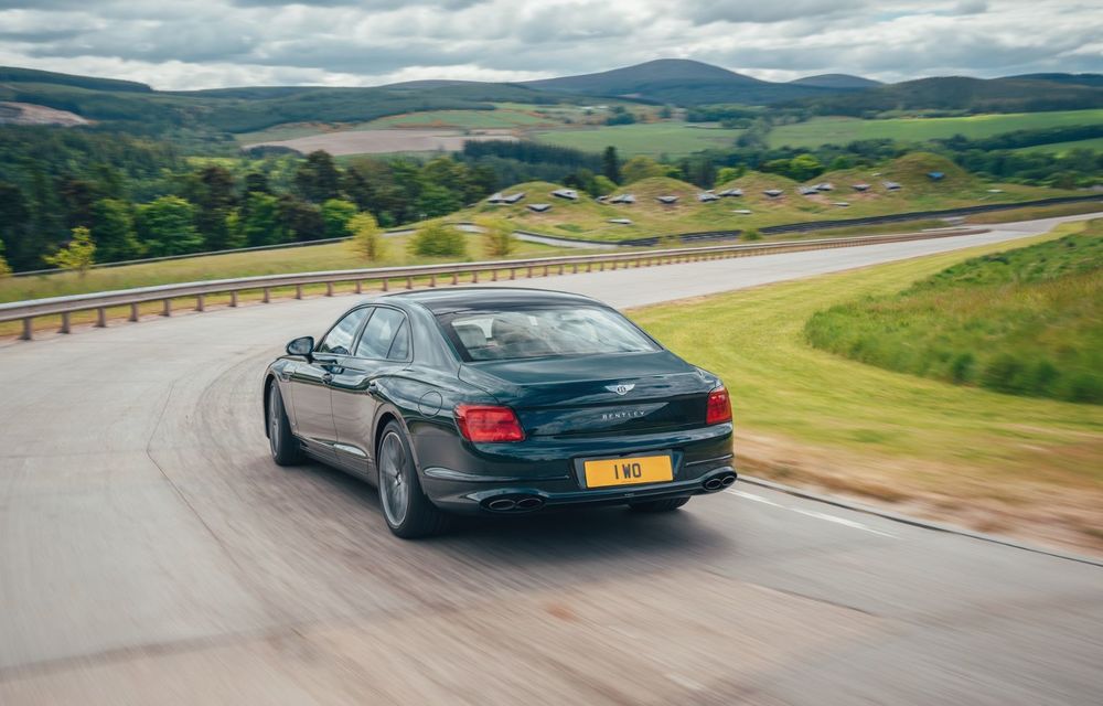 Bentley Flying Spur Hybrid debutează cu 544 CP și 40 de kilometri autonomie electrică - Poza 3