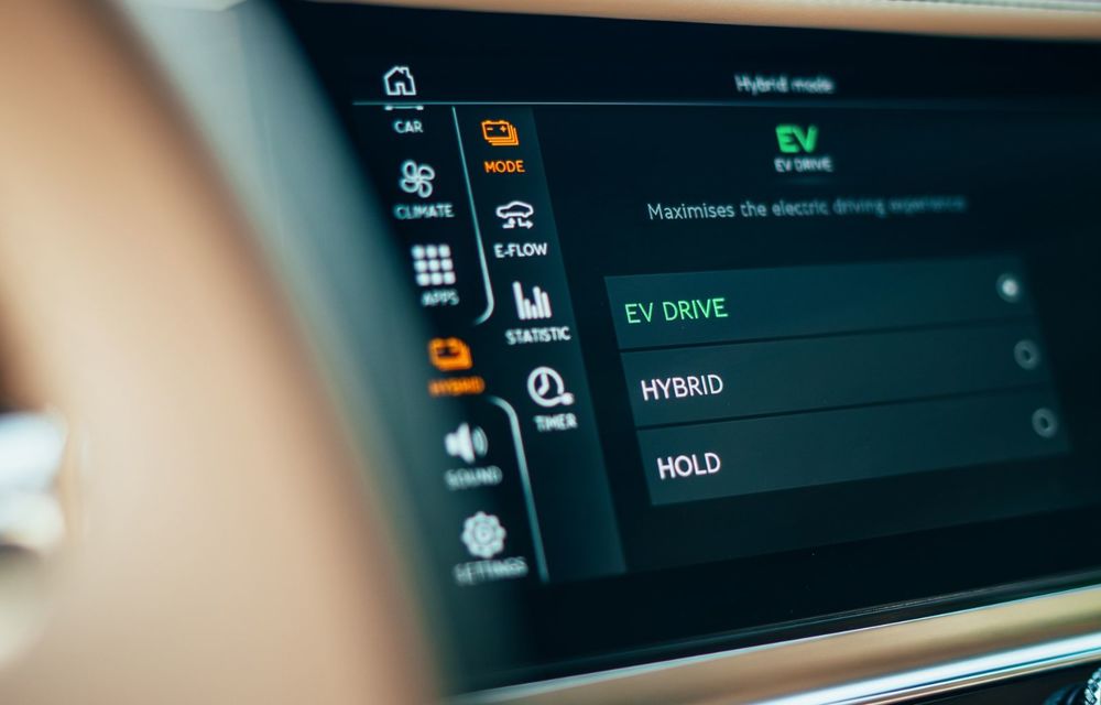 Bentley Flying Spur Hybrid debutează cu 544 CP și 40 de kilometri autonomie electrică - Poza 8