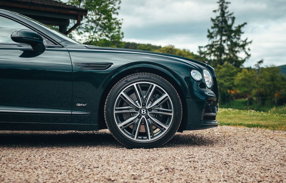 Bentley Flying Spur Hybrid debutează cu 544 CP și 40 de kilometri autonomie electrică - Poza 11