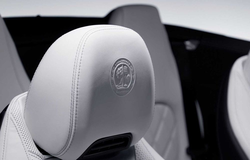 Primele imagini cu interiorul noului Mercedes-Benz SL: configurație 2+2 și ecrane preluate de la Clasa S - Poza 19