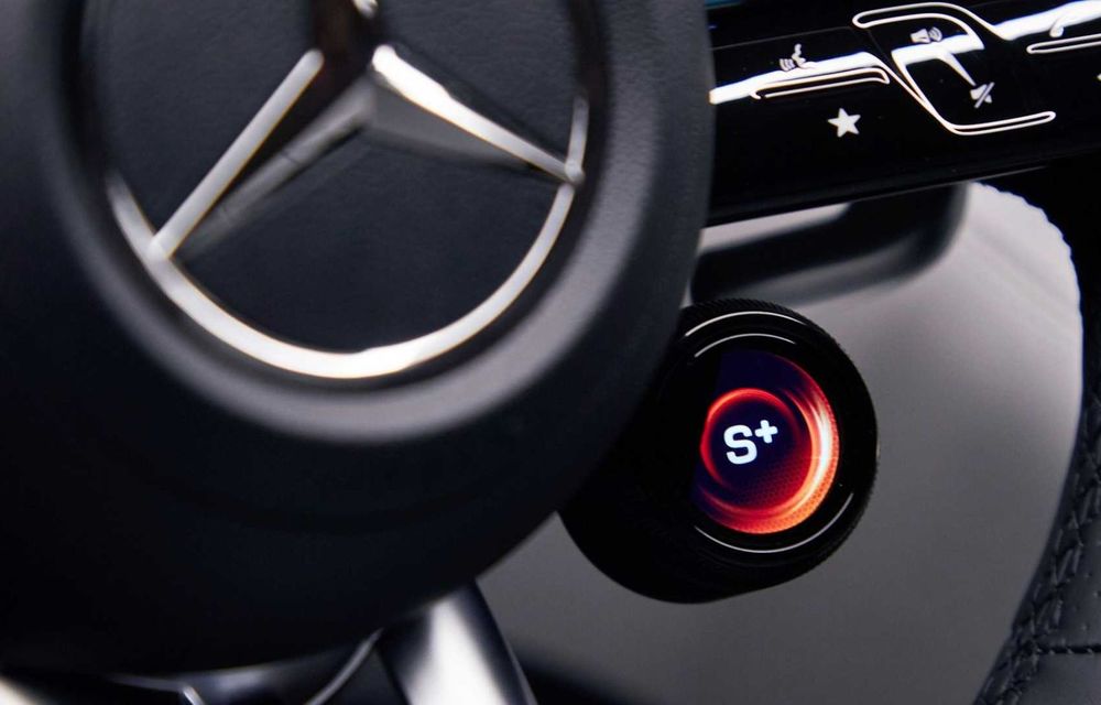 Primele imagini cu interiorul noului Mercedes-Benz SL: configurație 2+2 și ecrane preluate de la Clasa S - Poza 18