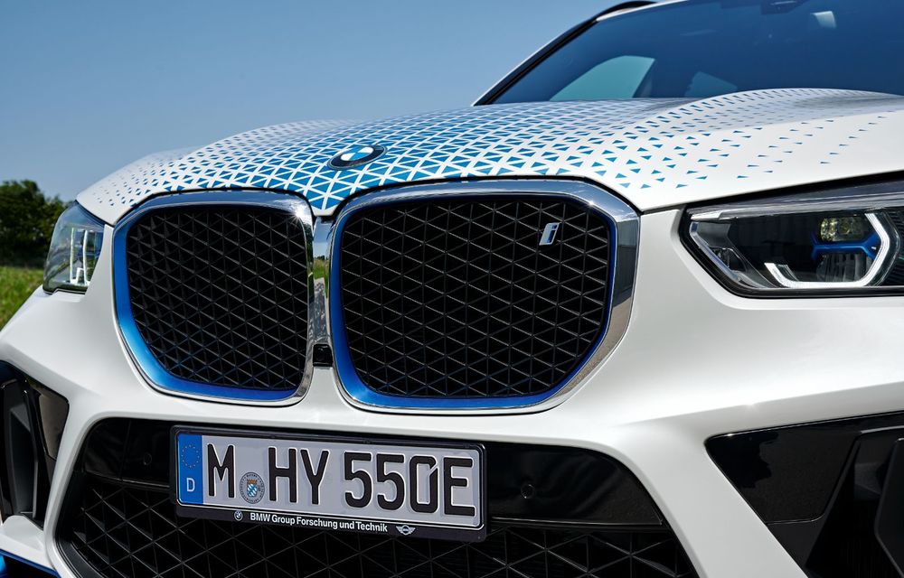 OFICIAL: BMW iX5 Hydrogen este versiunea pe hidrogen a lui X5; plinul se face în 3-4 minute - Poza 6