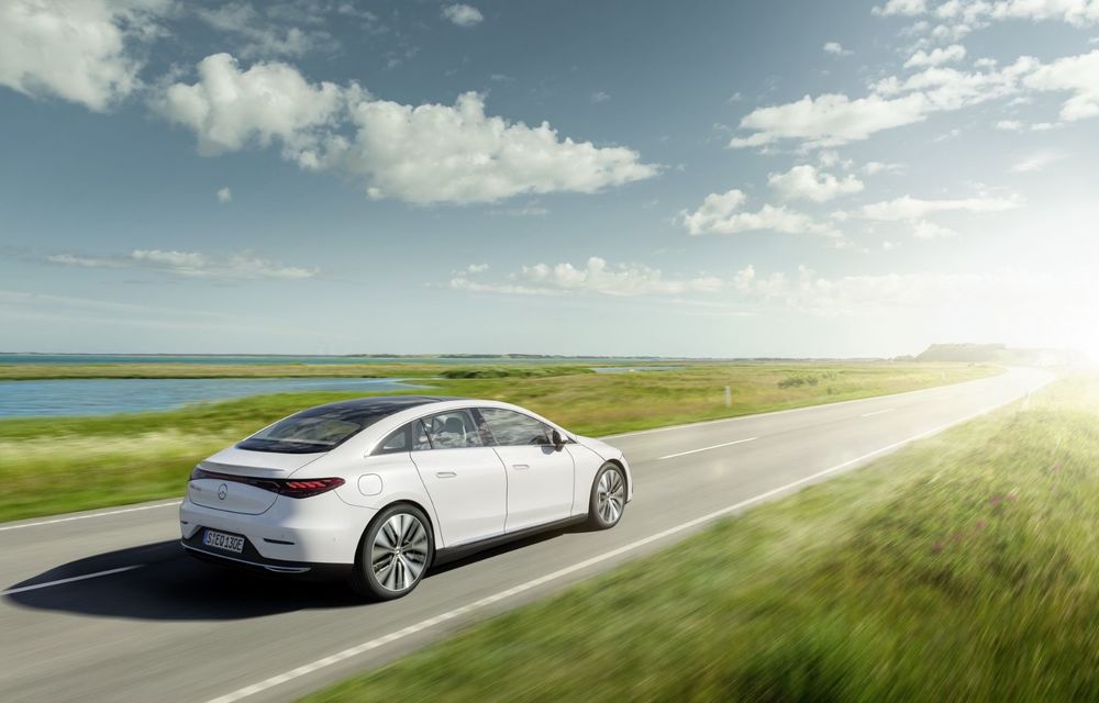 Noul Mercedes-Benz EQE: rivalul lui Tesla Model S debutează cu 292 CP și 660 km autonomie - Poza 35