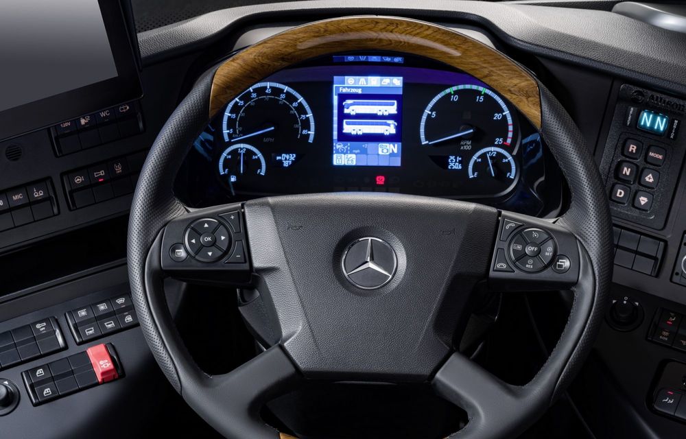 Mercedes-Benz Tourride este un autocar de lux creat pentru America - Poza 22