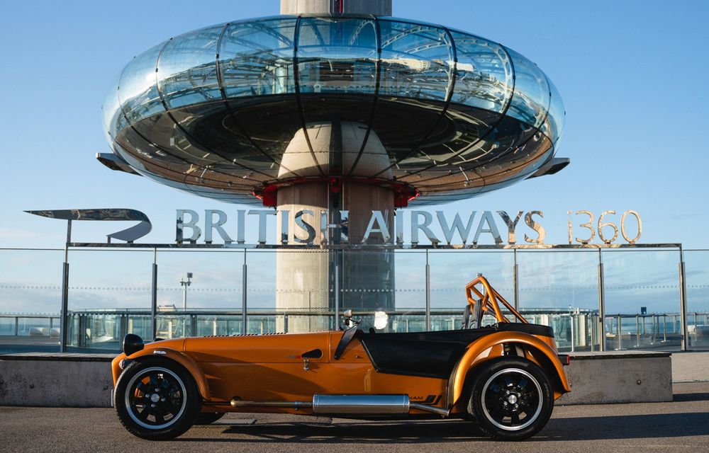 Record neobișnuit: Caterham a asamblat o mașină în doar 6 ore, la o altitudine de 137 de metri - Poza 9