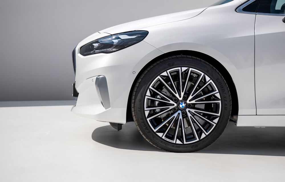 Noua generație BMW Seria 2 Active Tourer: ecrane curbate ca la iX și până la 218 CP - Poza 104