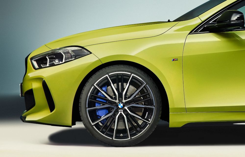 Îmbunătățiri pentru BMW M135i xDrive: suspensie revizuită și culori exterioare noi - Poza 6