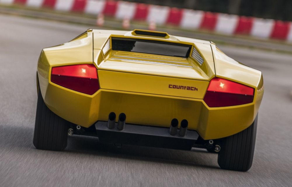 Lamborghini a publicat noi imagini cu exemplarul unicat Countach LP 500. Cumpărătorul misterios l-a testat pe circuit - Poza 6