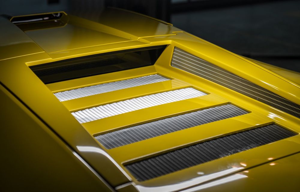Lamborghini a publicat noi imagini cu exemplarul unicat Countach LP 500. Cumpărătorul misterios l-a testat pe circuit - Poza 18