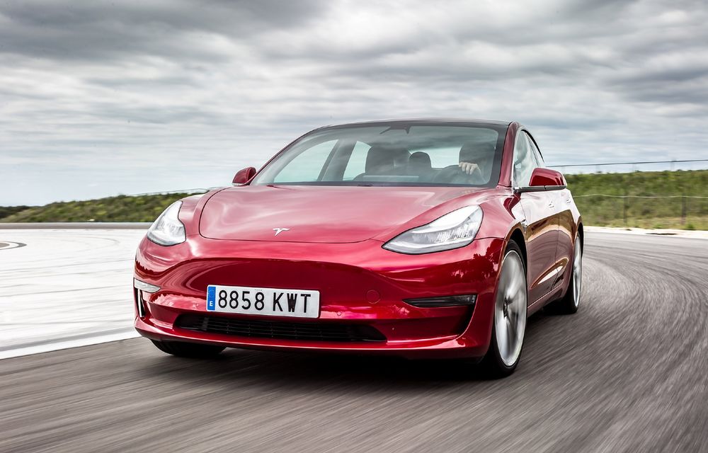Tesla Model 3, cea mai vândută electrică din Europa în luna septembrie. Dacia Spring pe locul 10 - Poza 1