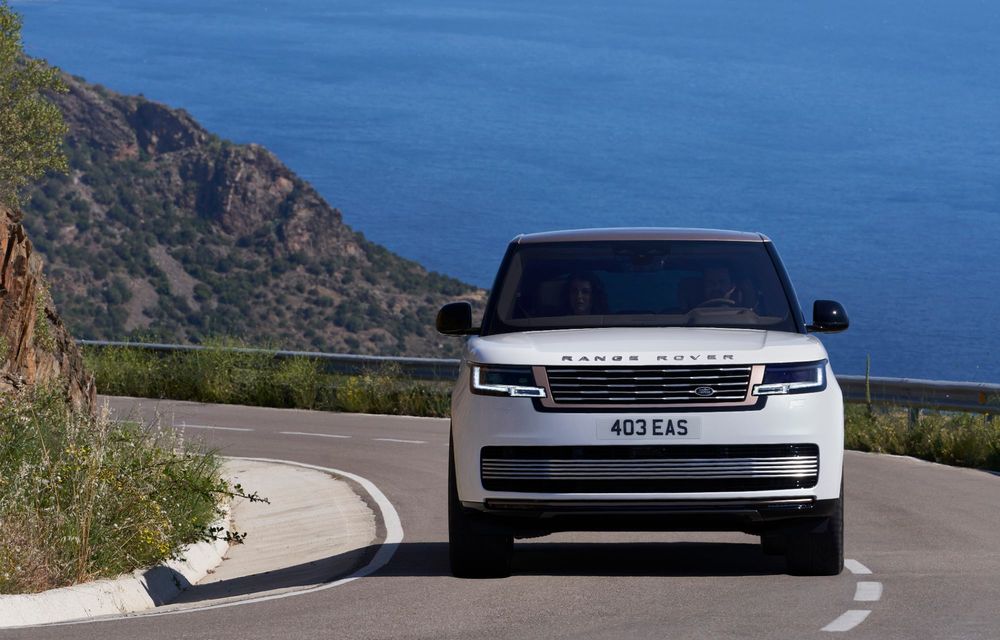 Acesta este noul Range Rover: versiuni hibride care merg 100 de km electric și filtru împotriva SARS-COV2 - Poza 6