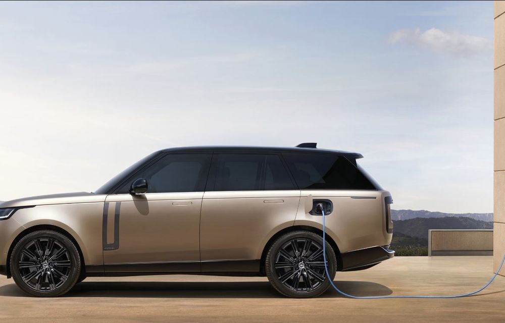 Acesta este noul Range Rover: versiuni hibride care merg 100 de km electric și filtru împotriva SARS-COV2 - Poza 12