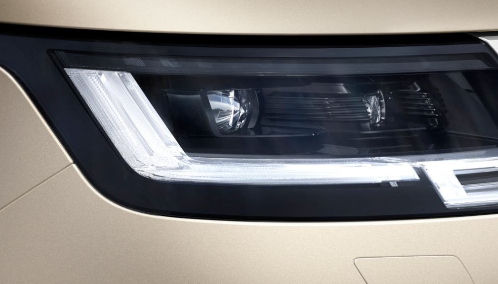 Acesta este noul Range Rover: versiuni hibride care merg 100 de km electric și filtru împotriva SARS-COV2 - Poza 23