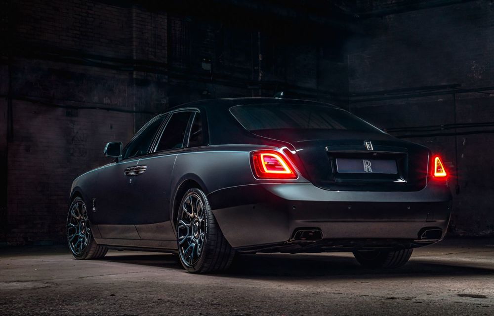 Noul Rolls-Royce Ghost Black Badge: 600 de cai putere și cea mai neagră culoare din industrie - Poza 5