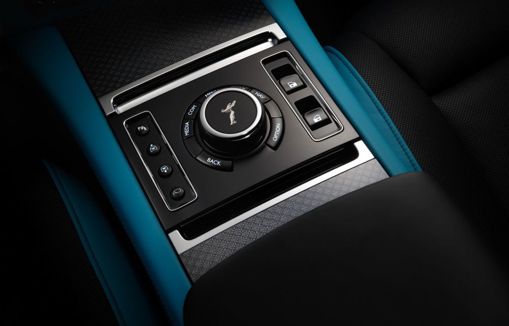 Noul Rolls-Royce Ghost Black Badge: 600 de cai putere și cea mai neagră culoare din industrie - Poza 20