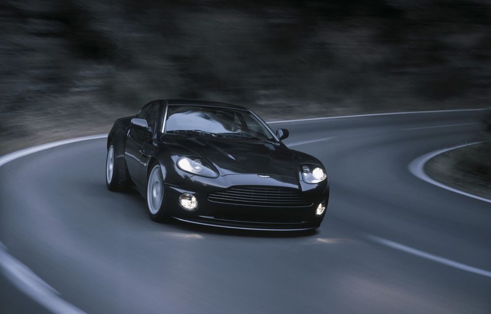 Aston Martin desface șampania: celebrul model Vanquish a împlinit 20 de ani de la debut - Poza 5