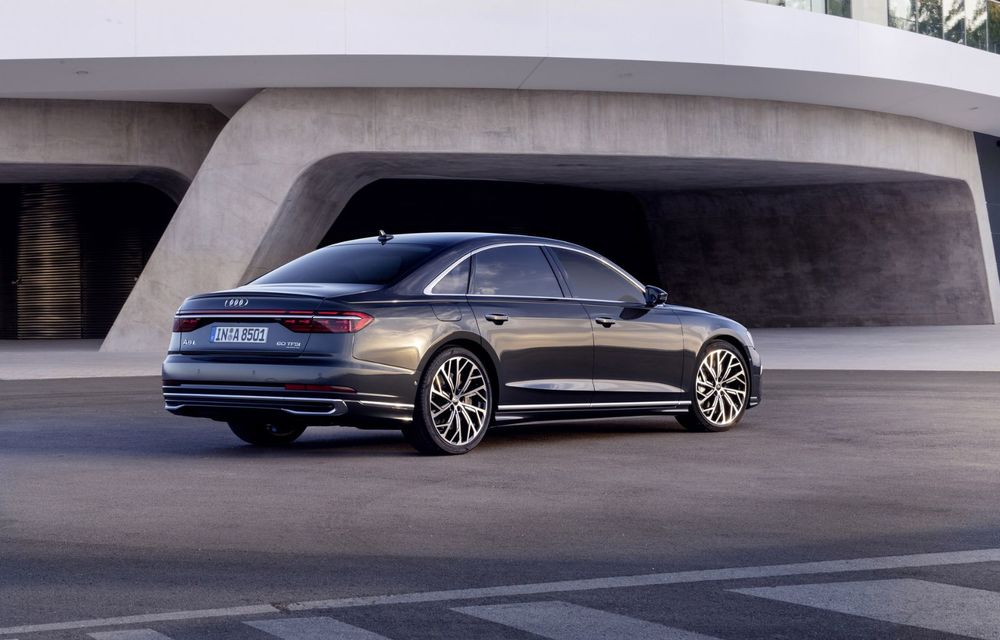 Audi prezintă noul A8 facelift: modificări estetice și, în premieră pe nava amiral, linie exterioară S Line - Poza 18