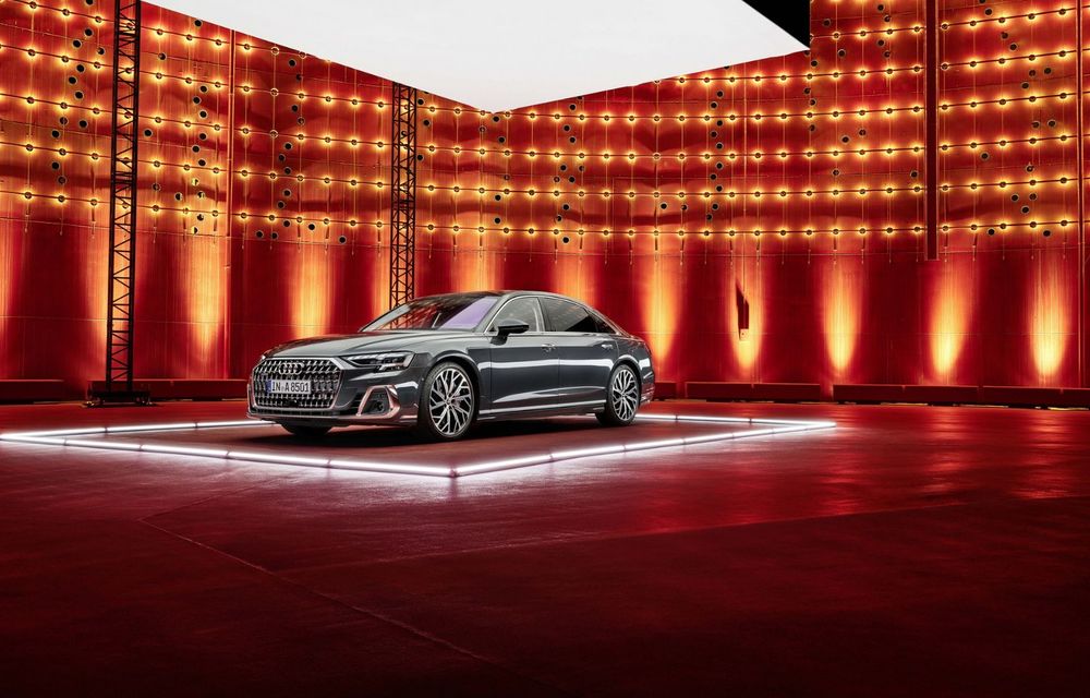 Audi prezintă noul A8 facelift: modificări estetice și, în premieră pe nava amiral, linie exterioară S Line - Poza 11