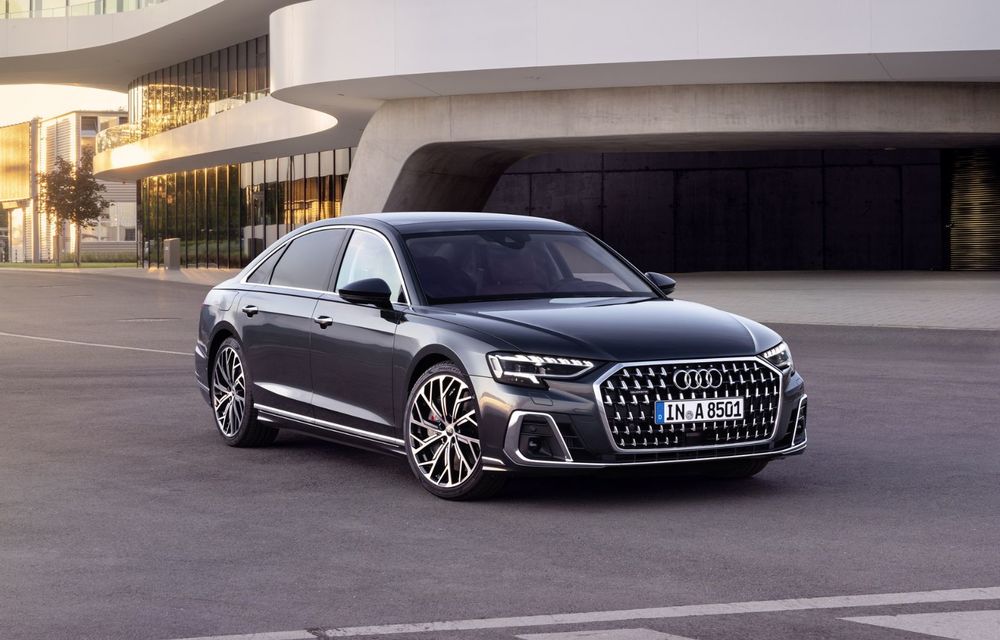 Audi prezintă noul A8 facelift: modificări estetice și, în premieră pe nava amiral, linie exterioară S Line - Poza 1