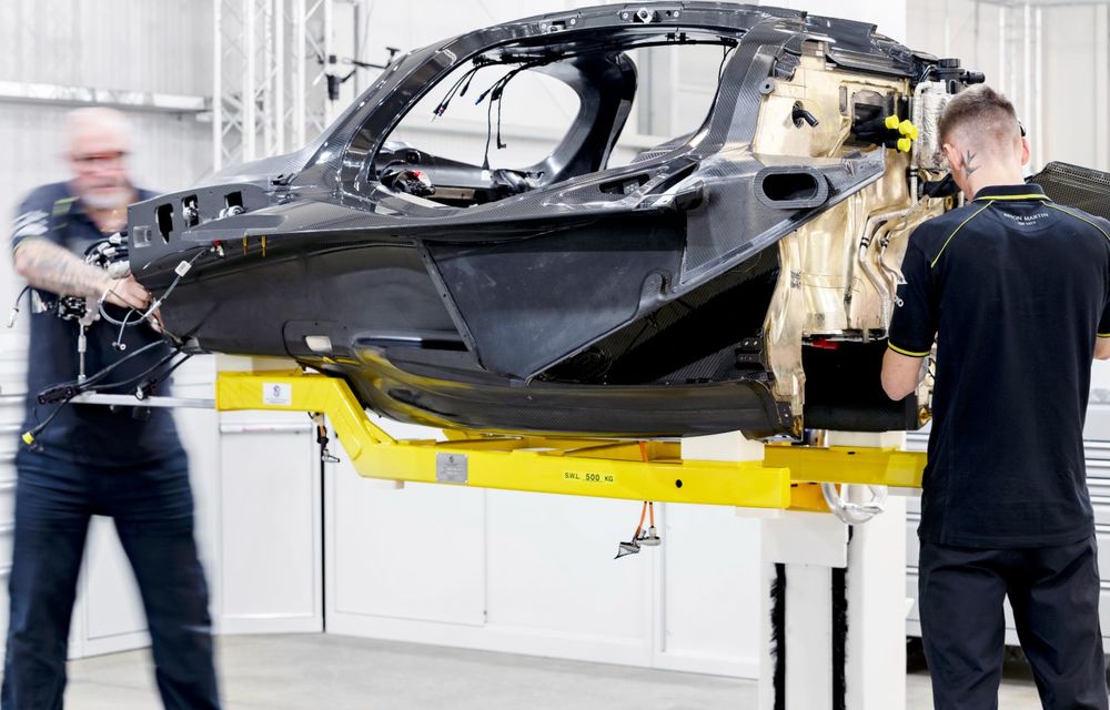 Aston Martin a început producția hypercar-ului Valkyrie. Primul exemplar a fost deja finalizat - Poza 2