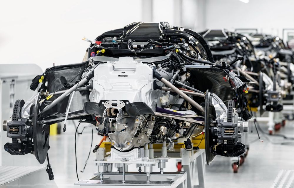 Aston Martin a început producția hypercar-ului Valkyrie. Primul exemplar a fost deja finalizat - Poza 4
