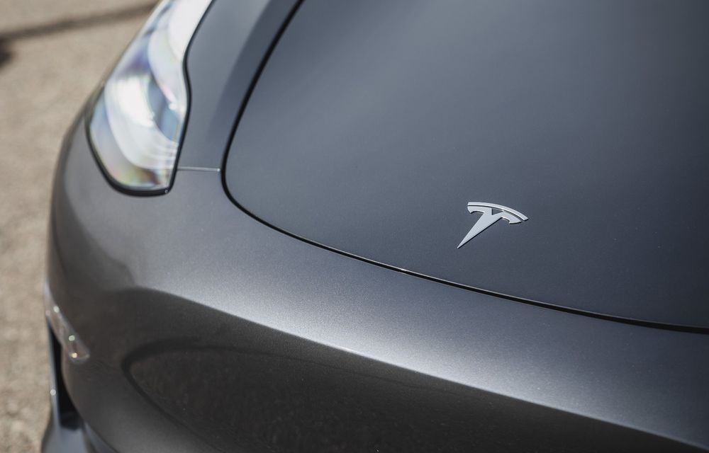 Tesla depășește Mercedes-Benz în America și devine a treia cea mai vândută marcă premium în 2021 - Poza 1
