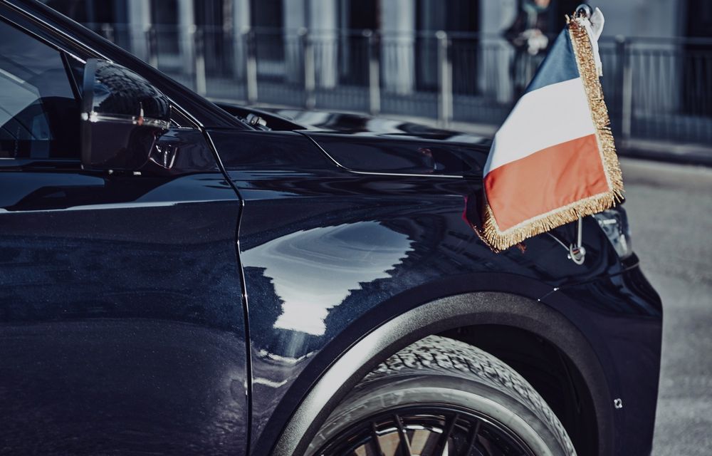 Președintele Franței are o mașină nouă: DS 7 Crossback Elysee - Poza 12