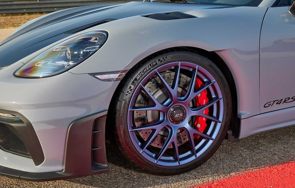 Porsche lansează Cayman GT4 RS, cel mai puternic Cayman produs vreodată - Poza 11