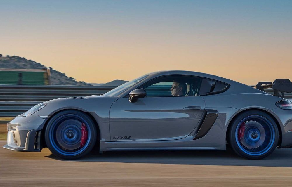 Porsche lansează Cayman GT4 RS, cel mai puternic Cayman produs vreodată - Poza 18
