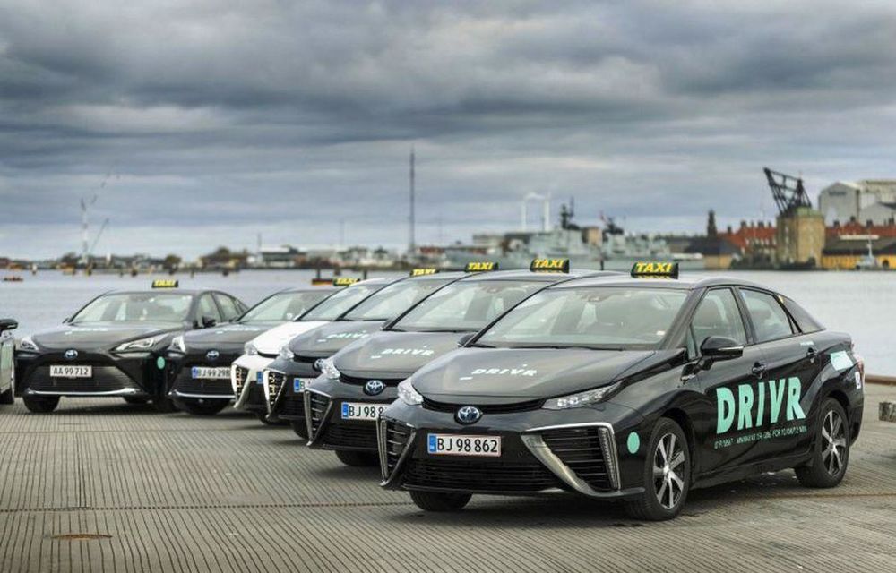 Toyota a livrat 100 de modele Mirai pentru serviciul public de taximetrie din Copenhaga - Poza 1