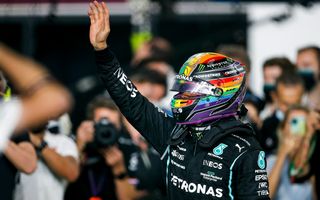 Lewis Hamilton, victorie pe circuitul Losail din Qatar. Alonso urcă pe podium după 7 ani