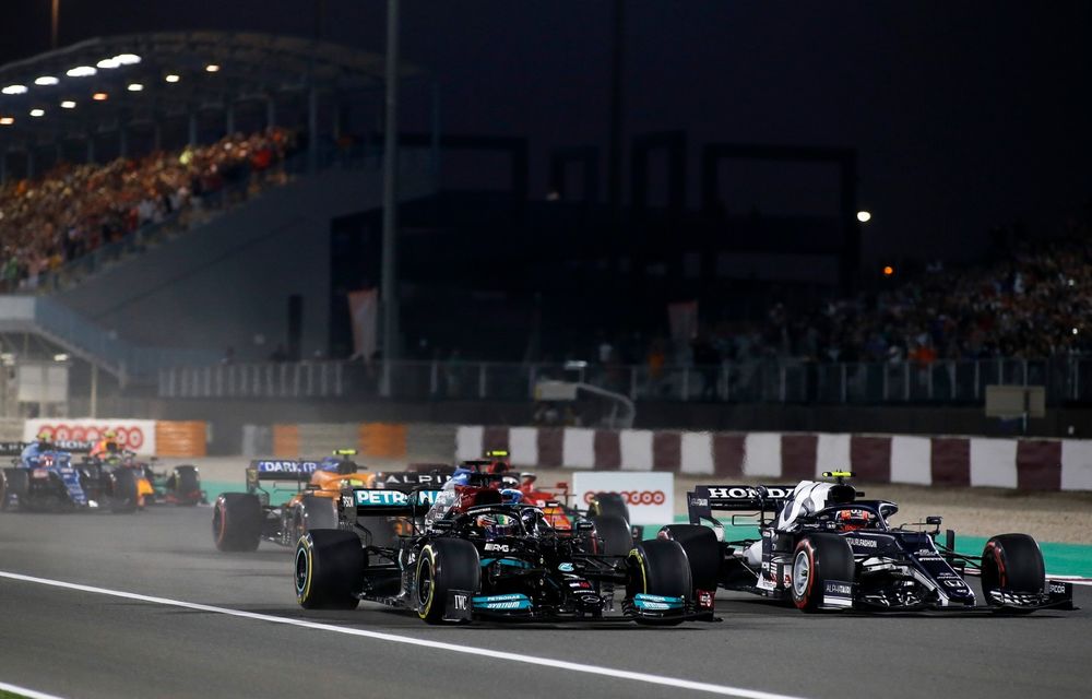 Lewis Hamilton, victorie pe circuitul Losail din Qatar. Alonso urcă pe podium după 7 ani - Poza 2
