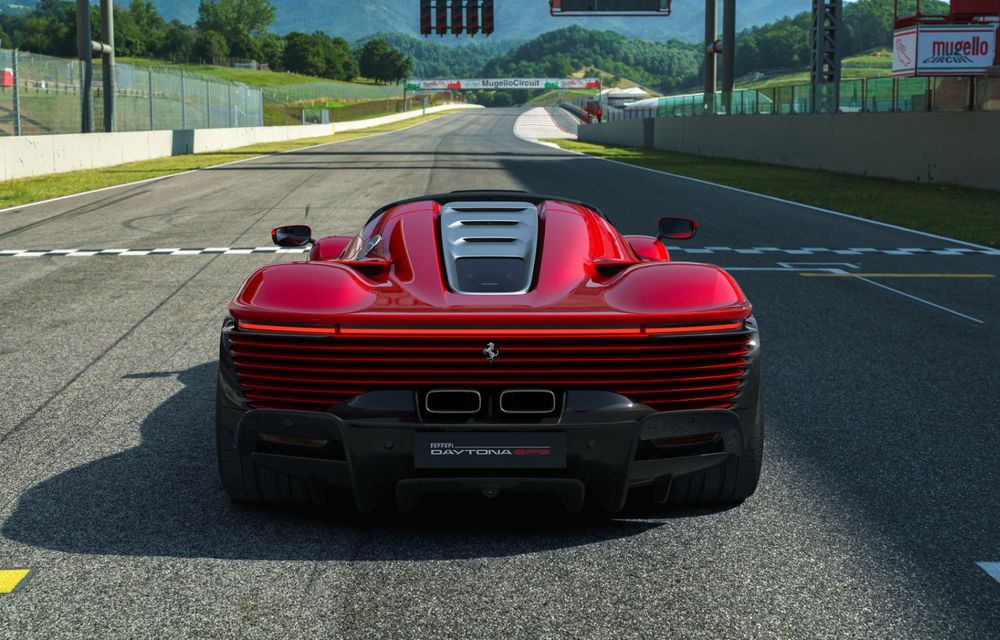 Noul Ferrari Daytona SP3: design retro, motor V12 cu 840 CP și producție limitată - Poza 5