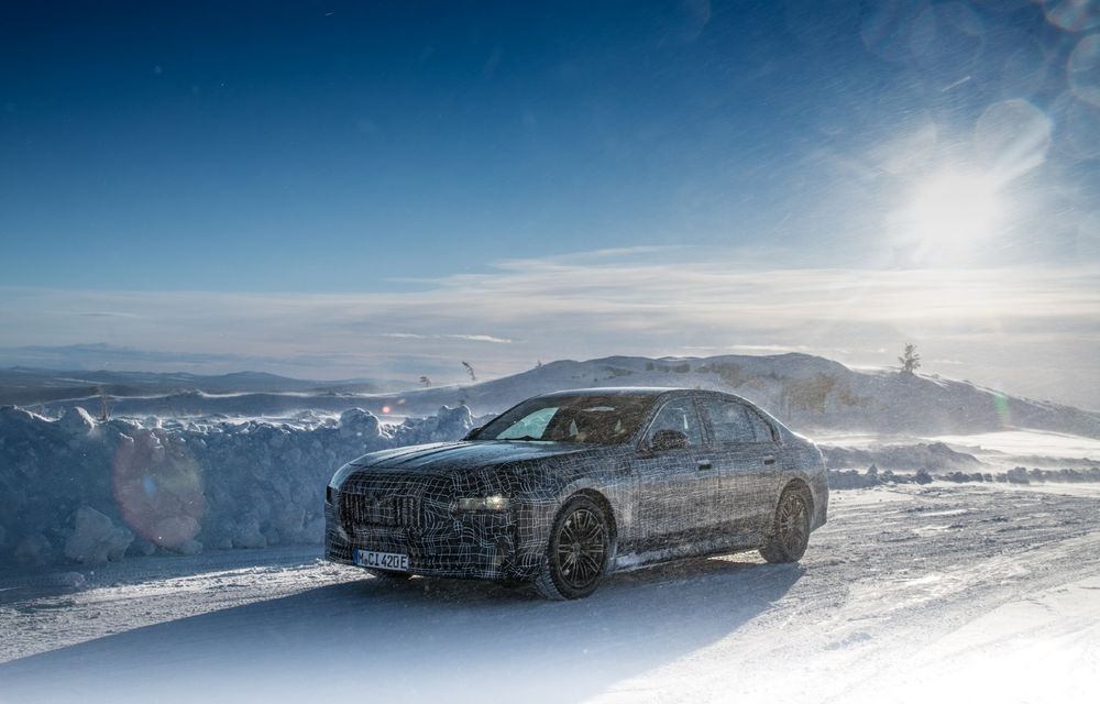 BMW a publicat primele imagini cu viitoarea limuzină i7. Mașina va concura cu Mercedes EQS - Poza 3