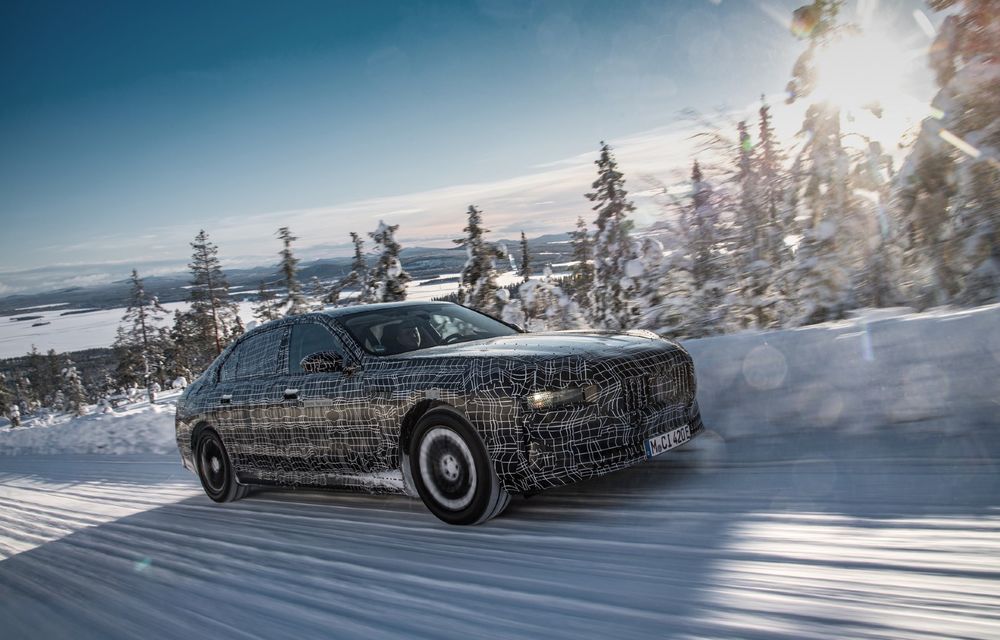 BMW a publicat primele imagini cu viitoarea limuzină i7. Mașina va concura cu Mercedes EQS - Poza 6