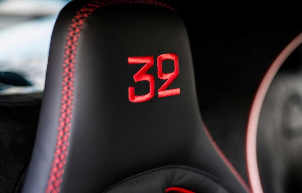Bugatti își face divizie de personalizare &quot;Sur Mesure&quot;: primul proiect, un Chiron Pur Sport cu influențe retro - Poza 15