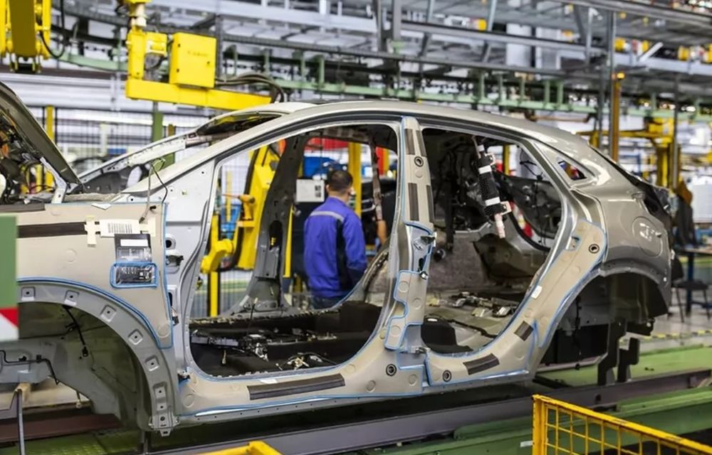 Producția auto națională, în scădere după primele 11 luni ale anului - Poza 1